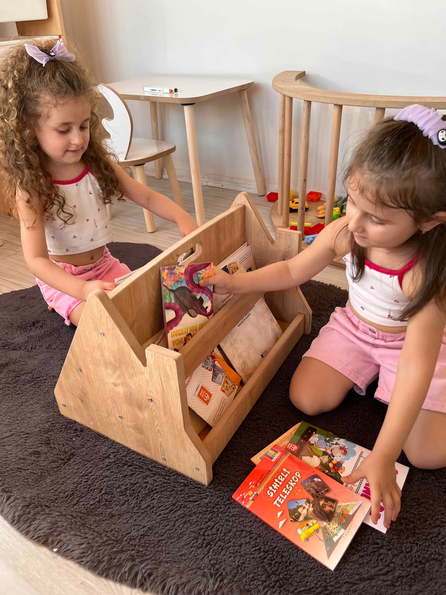 Montessori Mini Bookshelf