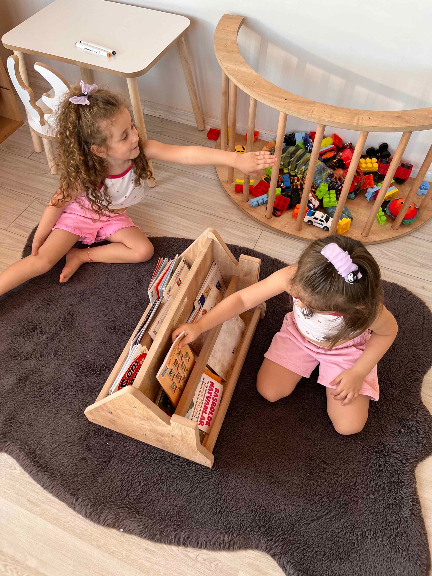 Montessori Mini Bookshelf